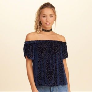 NWT Hollister velvet off-the-shoulder bluetop